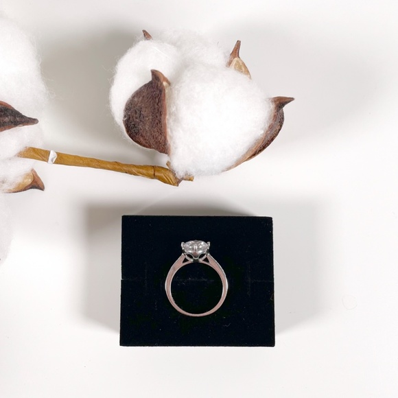 925 Silver Cubic Zirconia Ring - Picture 3 of 4